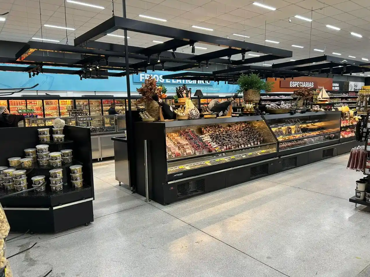 Albimaquinas Instalacoes Comerciais e Industriais no es 16